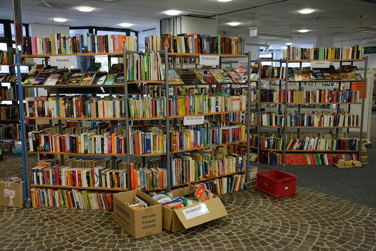 Kiloverkauf - Büchermarkt 2014 - fotografiert von Adolf Kraßnigg