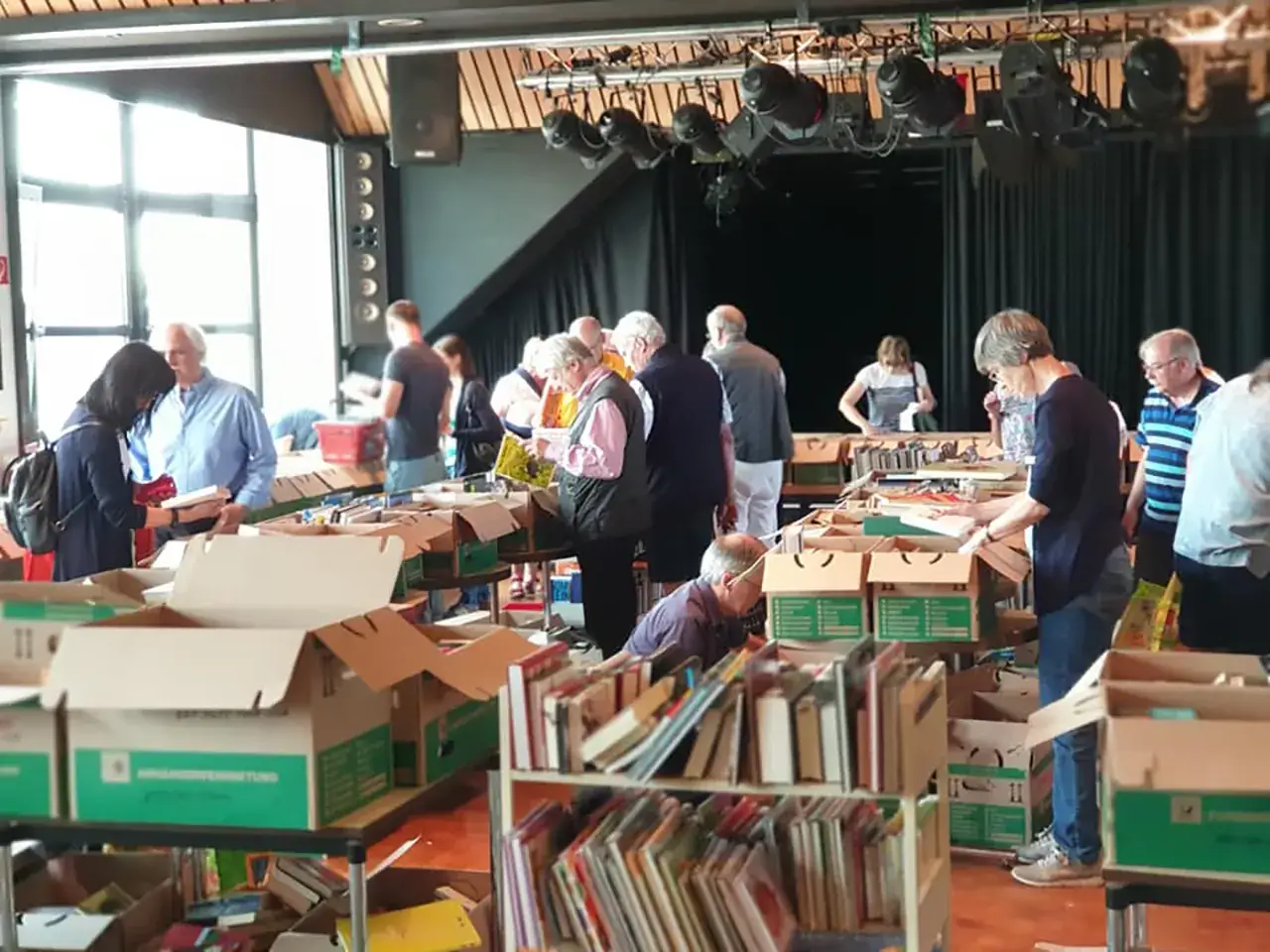 Kiloverkauf - Büchermarkt 2019 im Dachstudio - Bild 2 von 2