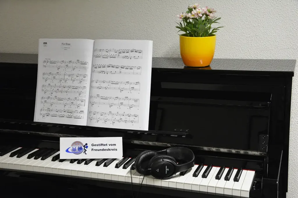 Projekte 2019 - Anschaffung eines elektronischen Klaviers für die Stadtbibliothek - Bild 6 von 7