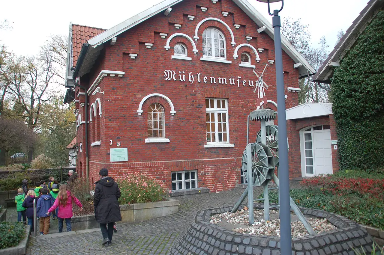 Schule und Archiv - Thema Mittelalter mit dem Stadtarchiv - Hiesfelder Wassermühle mit Mühlenmuseum - Bild 14