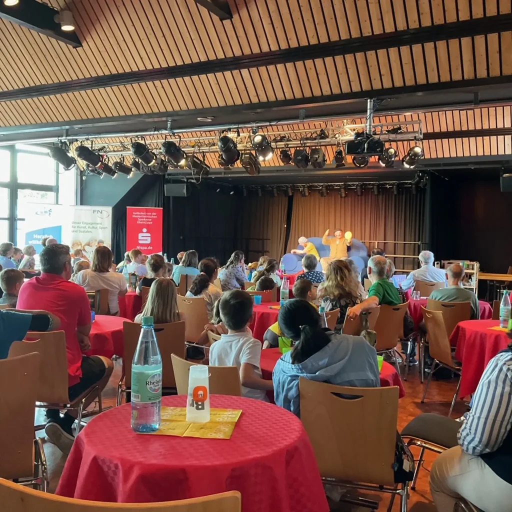 Freundeskreis Stadtbibliothek und Stadtarchiv Dinslaken e.V. - Sommerleseclub 2024 - Bild 4 von 6