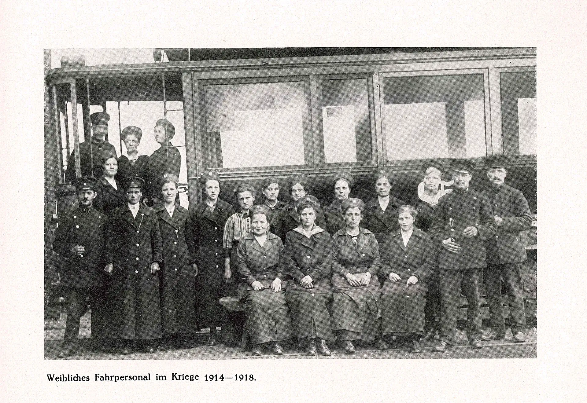 Stadtarchiv in Bewegung - Schaffnerinnen