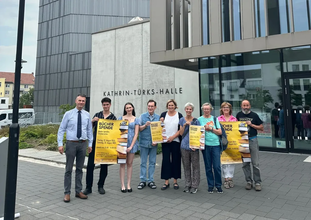 Bücherspenden am 22 und 23 August 2025 - Impressionen - Dinslaken - Bild 1